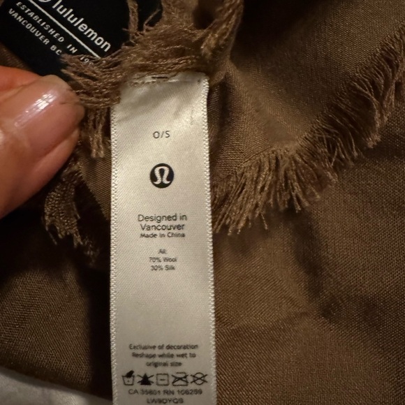 Lululemon Athletica Brown Wool Scarf - Picture 2 of 4